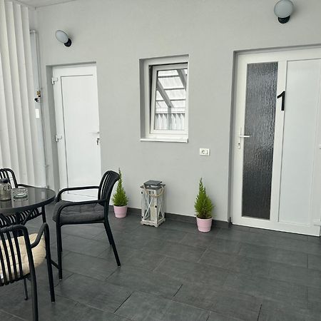 Aparthouse 1 Лугож Экстерьер фото