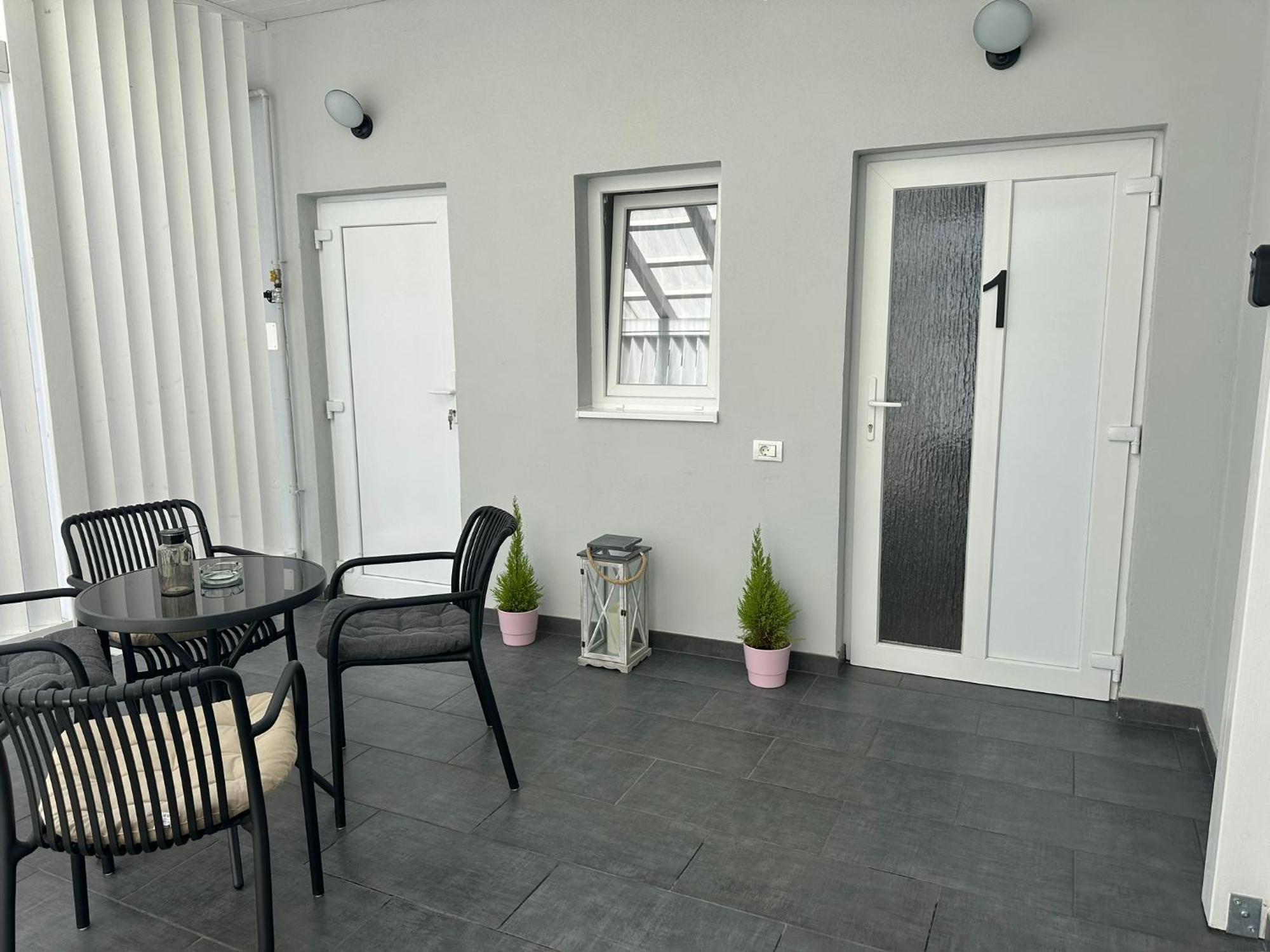 Aparthouse 1 Лугож Экстерьер фото